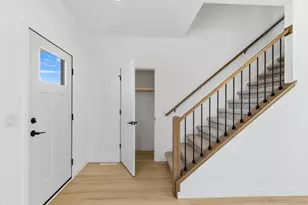 610 Clemens Dr, Arlington, WI 53911 - Photo 2