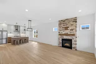 610 Clemens Dr, Arlington, WI 53911 - Photo 4