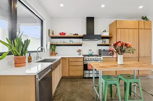 256 Waubesa St, Madison, WI 53704 - Photo 2