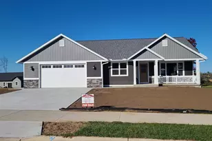 439 Gunderson Dr, Portage, WI 53901 - Photo 1