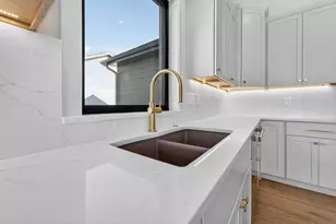 1438 Greenleaf Ct, Sun Prairie, WI 53590 - Photo 12