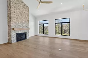 1438 Greenleaf Ct, Sun Prairie, WI 53590 - Photo 4