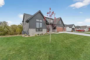 1438 Greenleaf Ct, Sun Prairie, WI 53590 - Photo 60