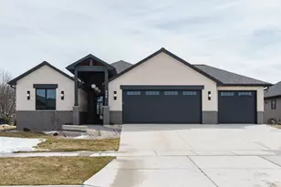 334 Rdg Vw Dr, Milton, WI 53563 - Photo 4