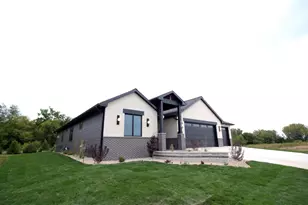 334 Rdg Vw Dr, Milton, WI 53563 - Photo 4