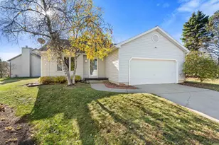 862 Sky Ridge Dr, Madison, WI 53719 - Photo 1