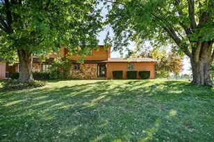 2640 Osmundsen Rd, Fitchburg, WI 53711 - Photo 2