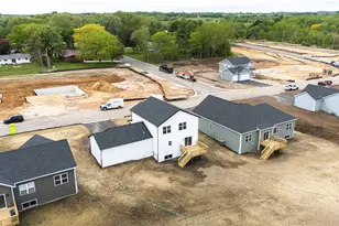 414 Ridge Ct, Orfordville, WI 53576 - Photo 4