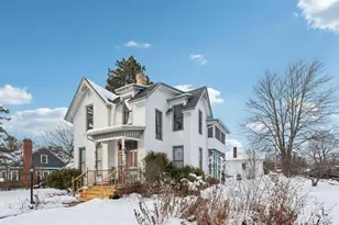 733 5th St, Baraboo, WI 53913 - Photo 2