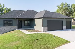 2855 Deer Path Ct, Beloit, WI 53511 - Photo 2
