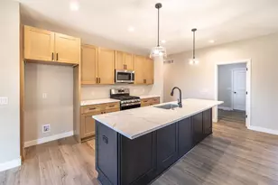 2855 Deer Path Ct, Beloit, WI 53511 - Photo 10