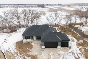 2855 Deer Path Ct, Beloit, WI 53511 - Photo 2