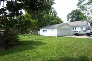 873 E Memorial Dr Dr, Janesville, WI 53545 - Photo 6