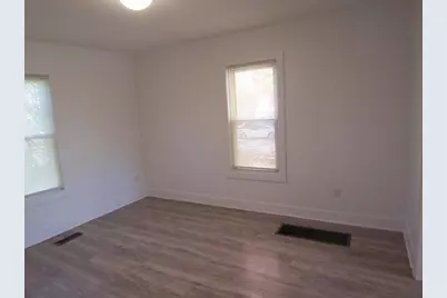 873 E Memorial Dr. Drive, Janesville, WI 53545 - Photo 12