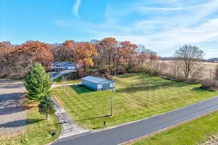 1736 Washington Rd, Stoughton, WI 53589 - Photo 2