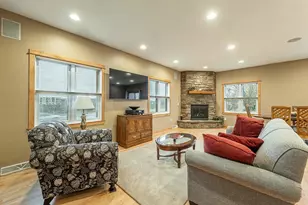 5153 Ninebark Dr, Fitchburg, WI 53711 - Photo 6