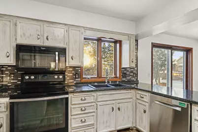 1162 Crossing Ridge Trail, Sun Prairie, WI 53590 - Photo 12