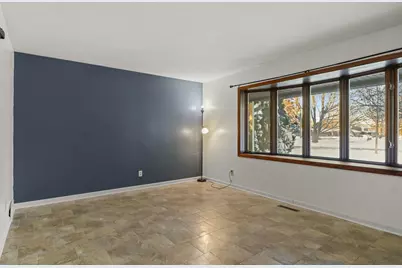 1162 Crossing Ridge Trail, Sun Prairie, WI 53590 - Photo 8