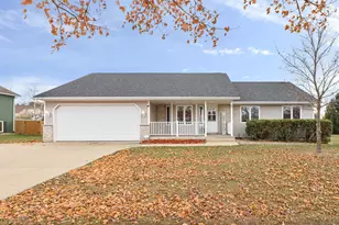 619 Birdie Ln, Poynette, WI 53955 - Photo 1