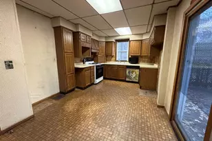 228 N Pearl St, Janesville, WI 53548 - Photo 10