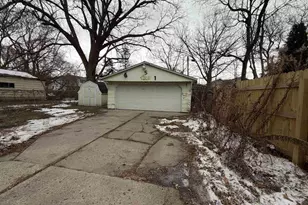 228 N Pearl St, Janesville, WI 53548 - Photo 4