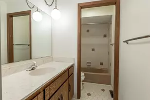 1705 Camelot Dr, Madison, WI 53705 - Photo 44