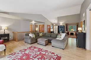 919 Lochmoore Dr, Waunakee, WI 53597 - Photo 12