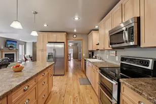 919 Lochmoore Dr, Waunakee, WI 53597 - Photo 20