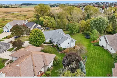 919 Lochmoore Drive, Waunakee, WI 53597 - Photo 4
