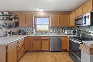 502 Lorraine Dr, Edgerton, WI 53534 - Photo 16