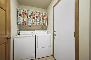 402 Matterhorn Dr, Verona, WI 53593 - Photo 24