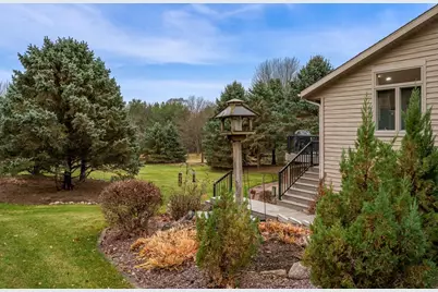 952 Bedford Drive, Janesville, WI 53546 - Photo 10