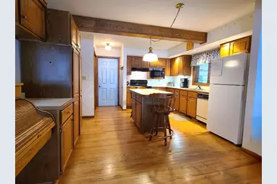 506 Lake Shore Drive, Pardeeville, WI 53954 - Photo 2