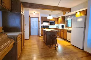 506 Lake Shore Dr, Pardeeville, WI 53954 - Photo 2