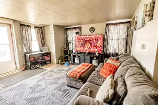 200 Maple St, Janesville, WI 53536 - Photo 4