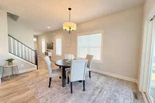 Unit 4 4 Bellflower Dr, DeForest, WI 53532 - Photo 8