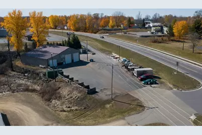 1626 Academy Street, Elroy, WI 53929 - Photo 2