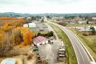 1626 Academy St, Elroy, WI 53929 - Photo 2