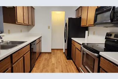 1140 Morraine View Drive #204, Madison, WI 53719 - Photo 8