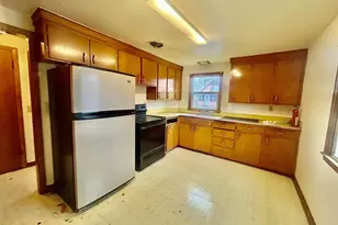 816 Melvin Ct, Madison, WI 53704 - Photo 4