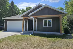 2634 Hamilton St, Portage, WI 53901 - Photo 1