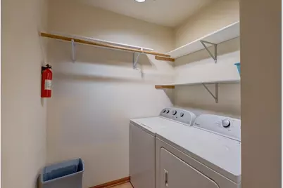 711 Kensington Square, Stoughton, WI 53589 - Photo 24