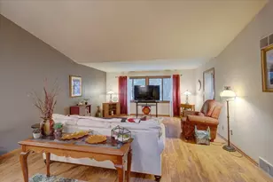 711 Kensington Square, Stoughton, WI 53589 - Photo 6