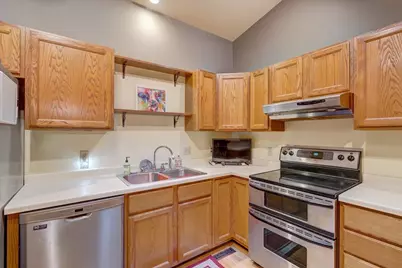 711 Kensington Square, Stoughton, WI 53589 - Photo 14