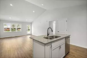 400 Orchid Ave, Stoughton, WI 53589 - Photo 10