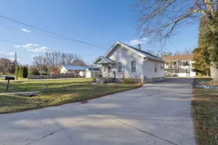 1328 Bittel St, Beloit, WI 53511 - Photo 2