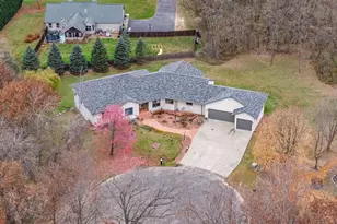 S4362 Fox Hill Cir, Baraboo, WI 53913 - Photo 2