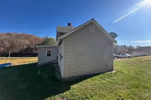 1906 Squirrel Hill Rd, Hollandale, WI 53544 - Photo 18