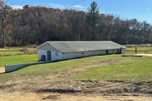 1906 Squirrel Hill Rd, Hollandale, WI 53544 - Photo 10