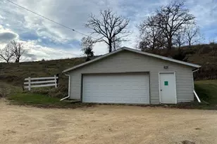 1906 Squirrel Hill Rd, Hollandale, WI 53544 - Photo 6